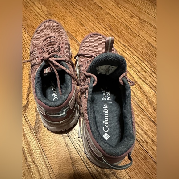 Like new! Columbia Women's Flow Fremont™ Trail Sneakers - Size 7 (US) - Picture 6 of 11